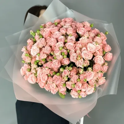 Огромный букет из пионовидных кустовых роз (51 штука)