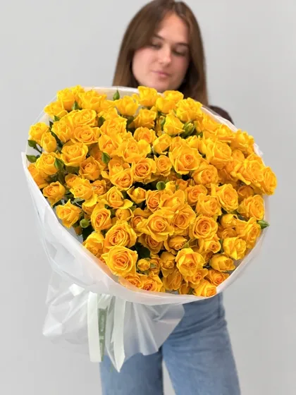 Жёлтые кустовые розы